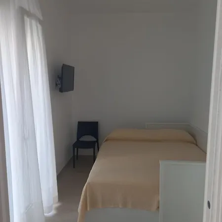 Casa Vacanze A Due Passi Dal Mare Cattolica Exterior photo